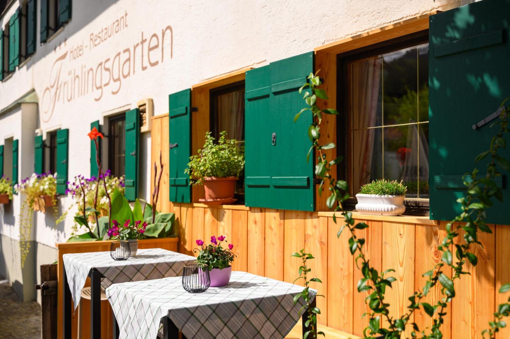 Hotel Restaurant Fruehlingsgarten Фюссен Экстерьер фото