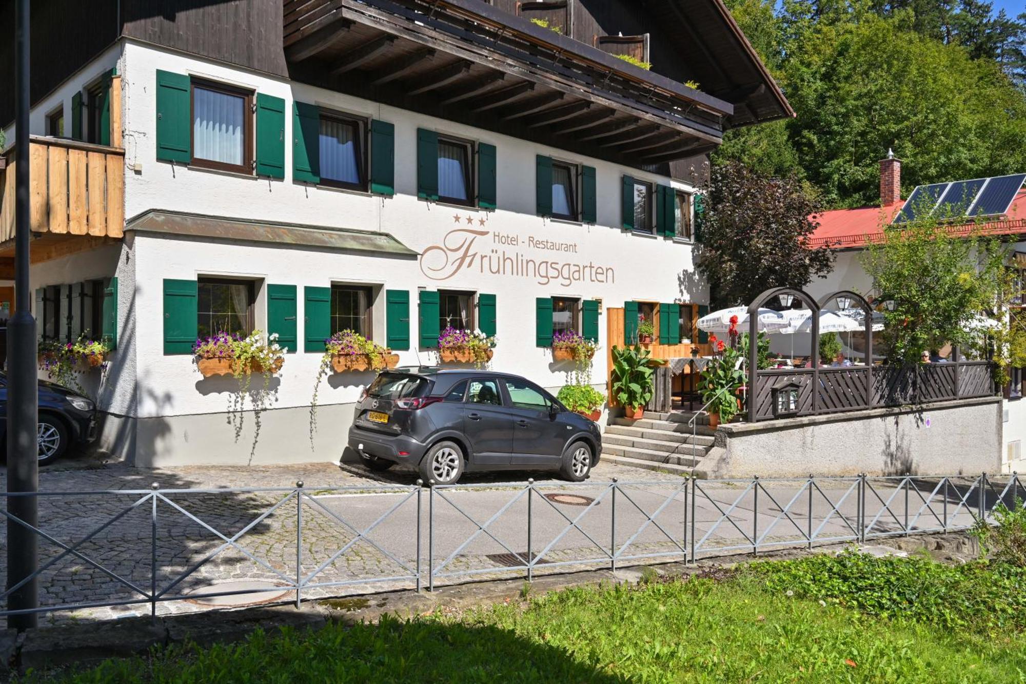 Hotel Restaurant Fruehlingsgarten Фюссен Экстерьер фото