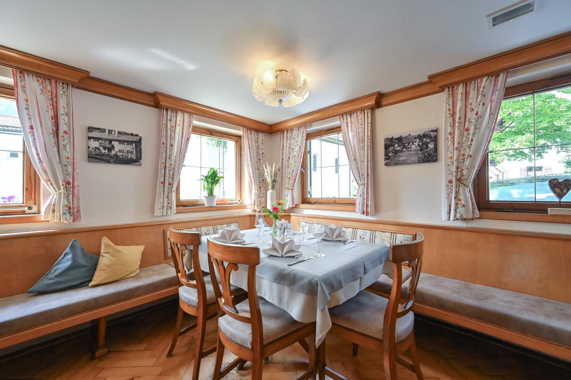 Hotel Restaurant Fruehlingsgarten Фюссен Экстерьер фото