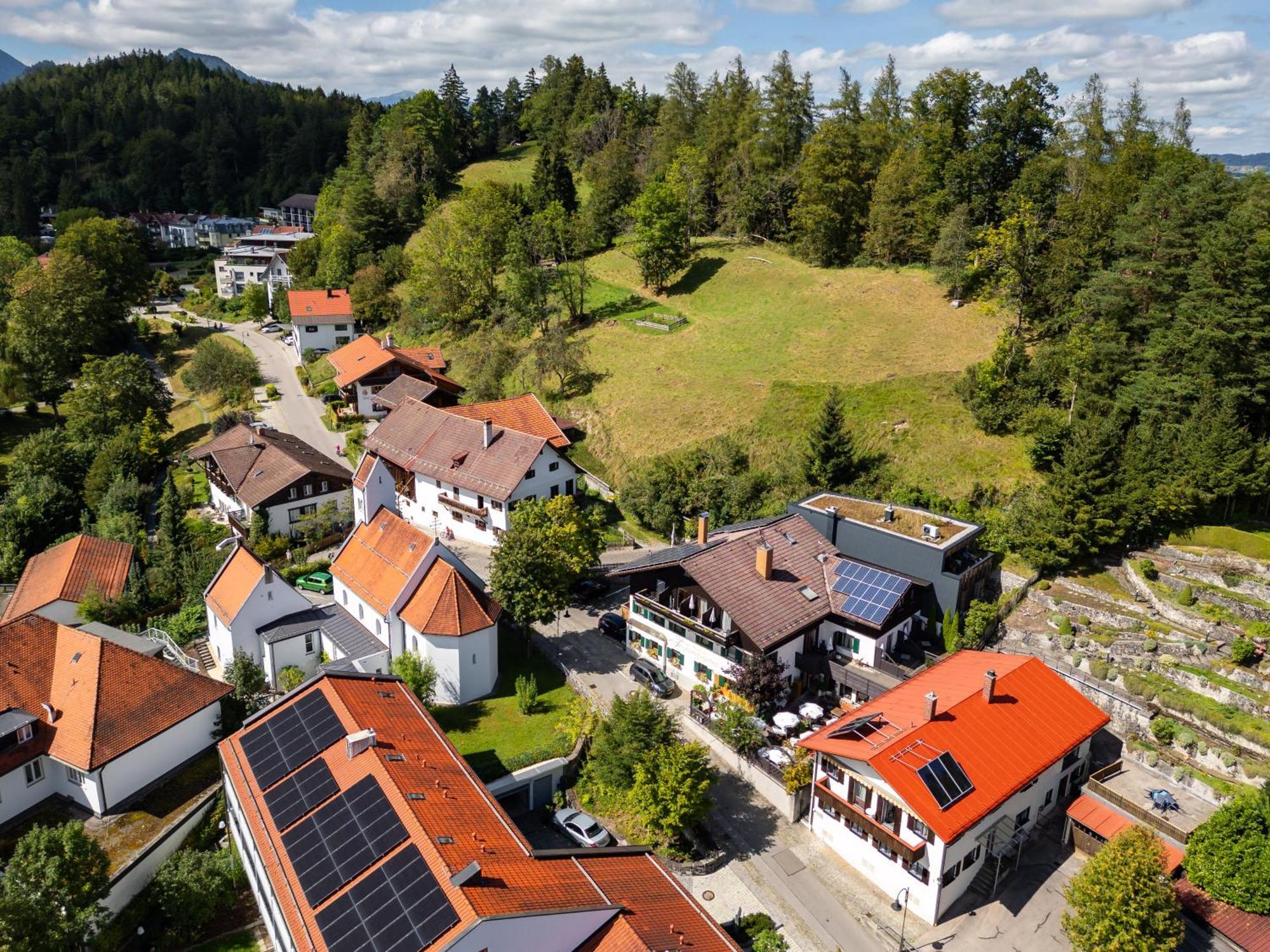 Hotel Restaurant Fruehlingsgarten Фюссен Экстерьер фото
