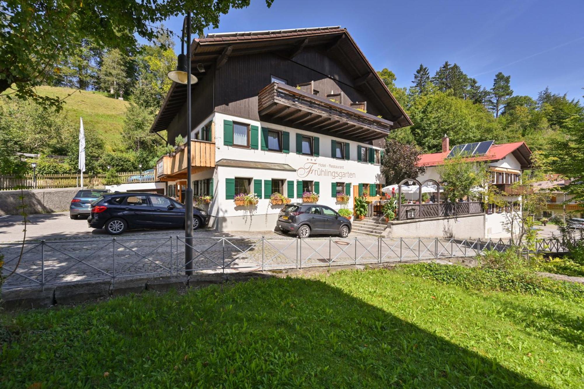 Hotel Restaurant Fruehlingsgarten Фюссен Экстерьер фото