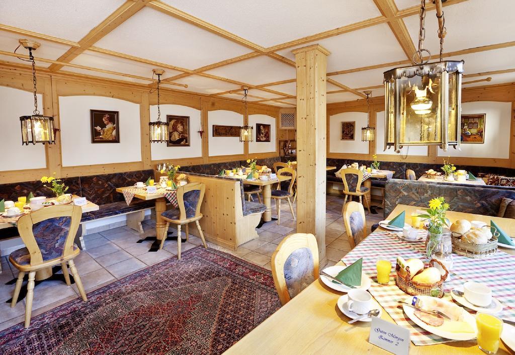 Hotel Restaurant Fruehlingsgarten Фюссен Экстерьер фото